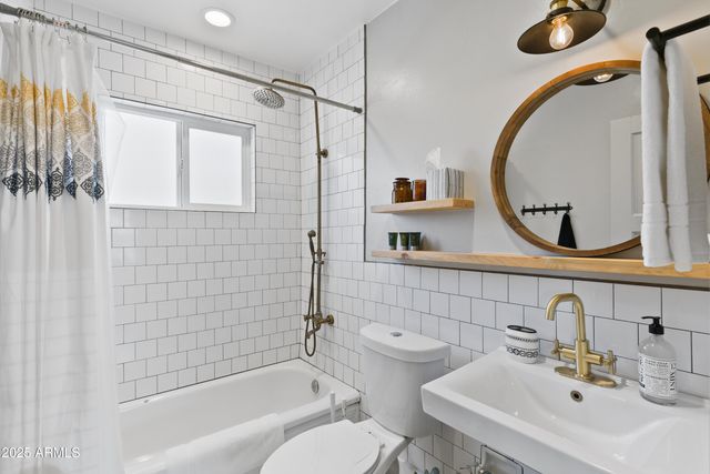 939 E TURNEY Avenue, Phoenix, AZ 85014