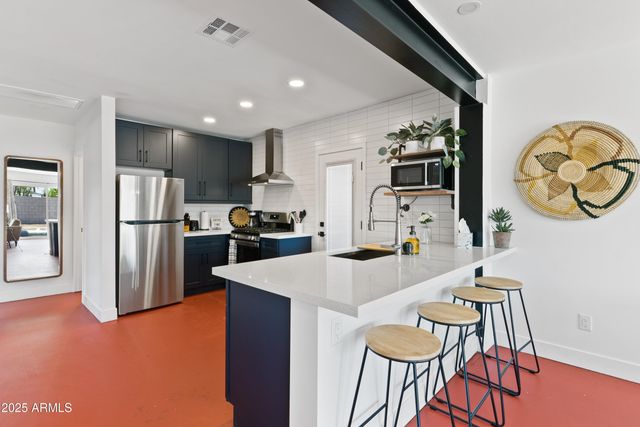 939 E TURNEY Avenue, Phoenix, AZ 85014