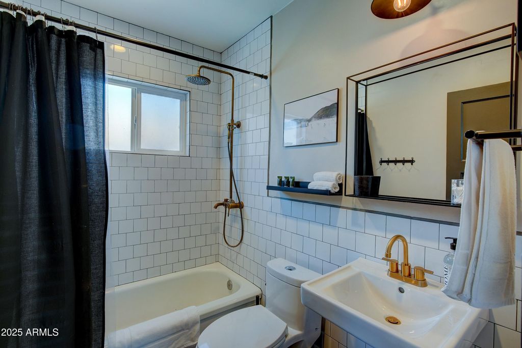 939 E TURNEY Avenue, Phoenix, AZ 85014 — photo 4