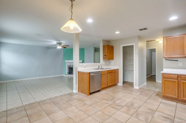 10660 Flagstaff Run, Fort Worth, TX 76140