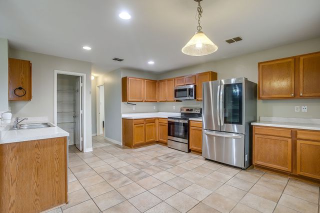 10660 Flagstaff Run, Fort Worth, TX 76140