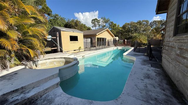 354 Baysinger Ave, Fort Pierce, FL 34982