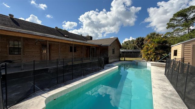 354 Baysinger Ave, Fort Pierce, FL 34982