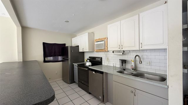 354 Baysinger Ave, Fort Pierce, FL 34982