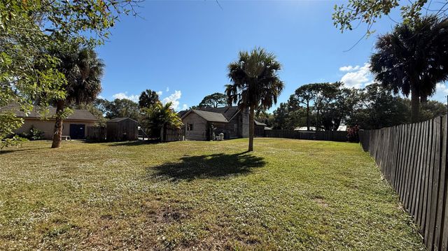 354 Baysinger Ave, Fort Pierce, FL 34982