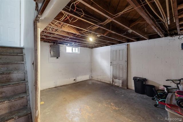 633 Waldman Avenue, Flint, MI 48507