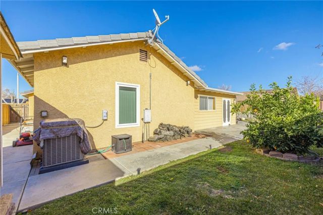 2082 W Avenue K12, Lancaster, CA 93536