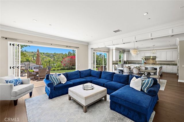 7322 Calle Pera, Carlsbad, CA 92009