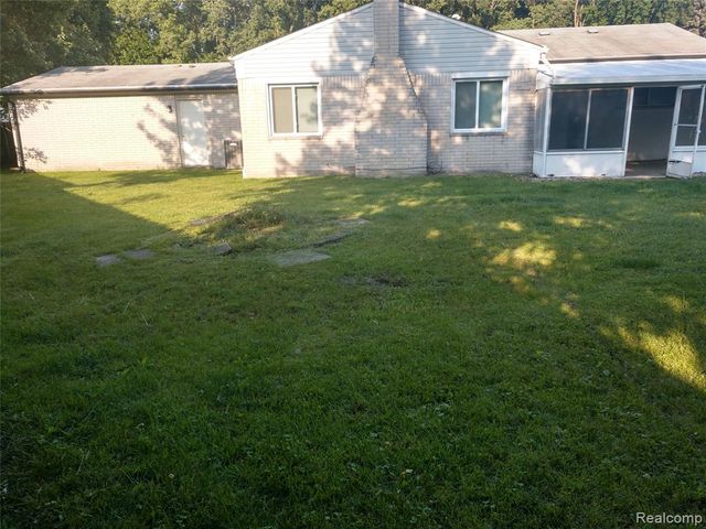 30469 Winthrop Drive, Madison Heights, MI 48071