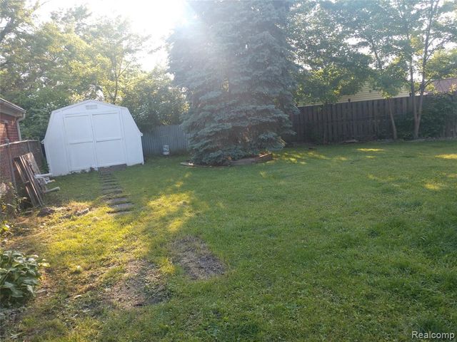 30469 Winthrop Drive, Madison Heights, MI 48071