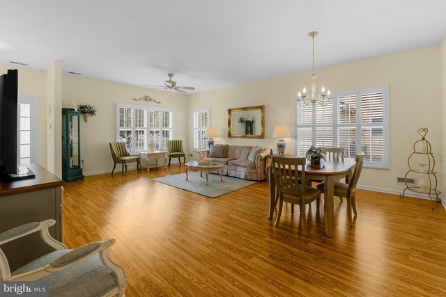 73 WAGON WHEEL LN, Columbus, NJ 08022