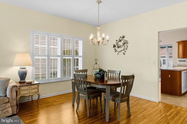 73 WAGON WHEEL LN, Columbus, NJ 08022