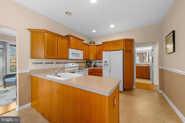 73 WAGON WHEEL LN, Columbus, NJ 08022