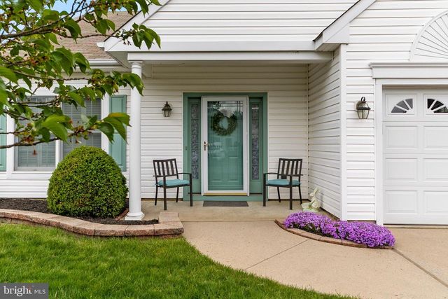 73 WAGON WHEEL LN, Columbus, NJ 08022