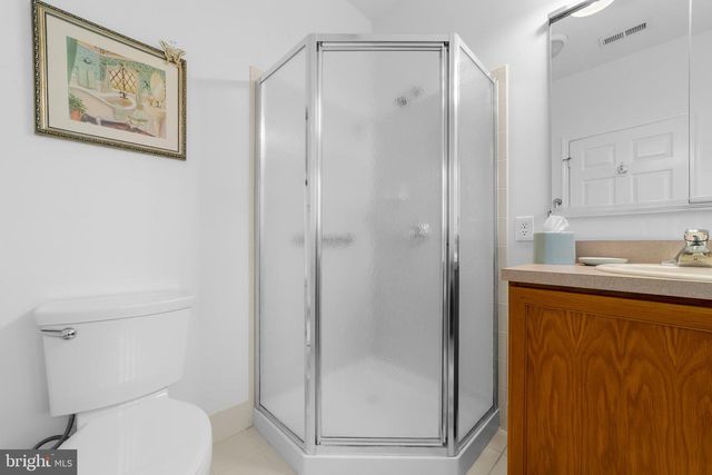 73 WAGON WHEEL LN, Columbus, NJ 08022