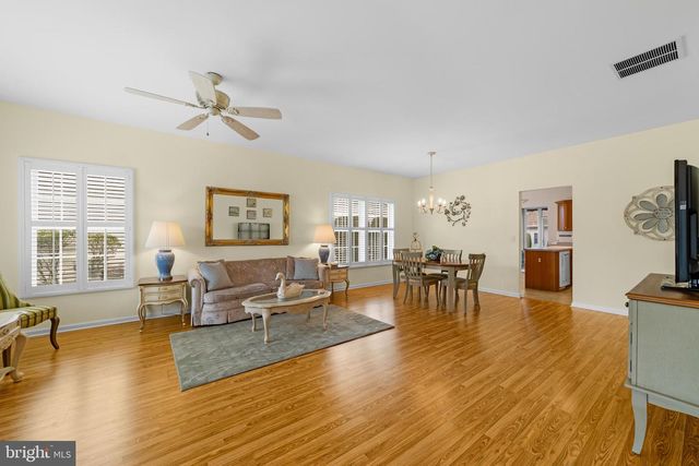 73 WAGON WHEEL LN, Columbus, NJ 08022