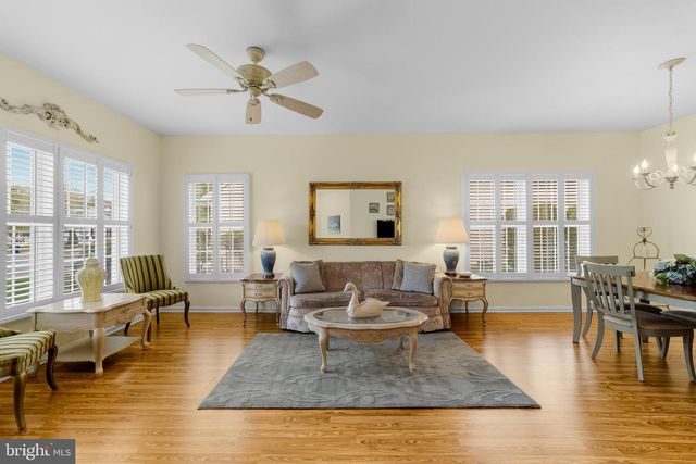 73 WAGON WHEEL LN, Columbus, NJ 08022