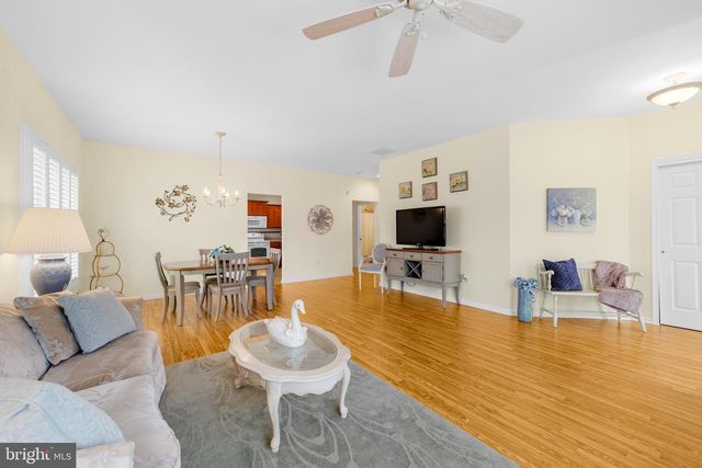 73 WAGON WHEEL LN, Columbus, NJ 08022