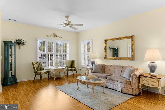 73 WAGON WHEEL LN, Columbus, NJ 08022