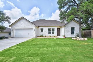 2109 Meadow View DR, San Marcos, TX 78666
