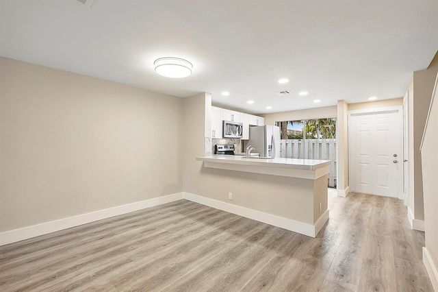 2747 NE 15th Street 2747, Pompano Beach, FL 33062