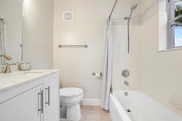 2747 NE 15th Street 2747, Pompano Beach, FL 33062