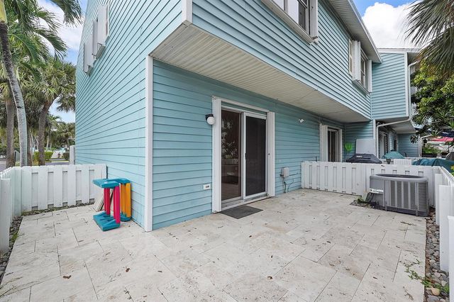 2747 NE 15th Street 2747, Pompano Beach, FL 33062