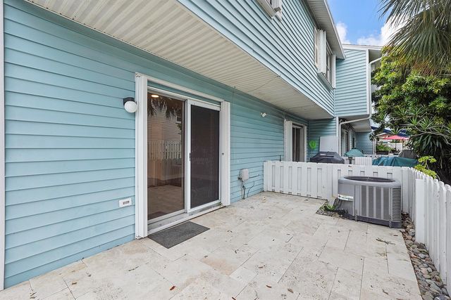 2747 NE 15th Street 2747, Pompano Beach, FL 33062