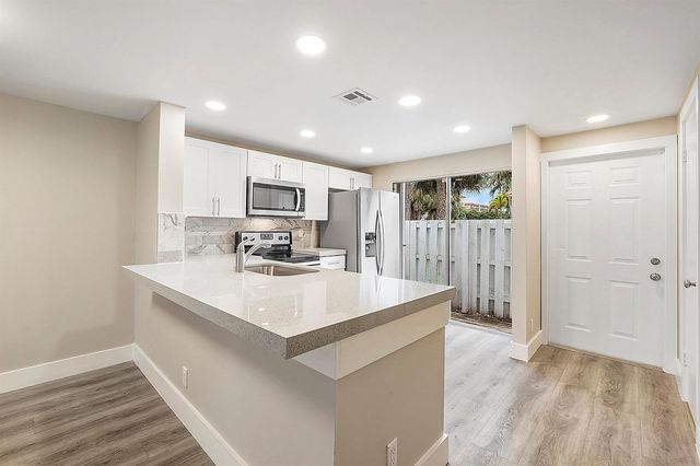 2747 NE 15th Street 2747, Pompano Beach, FL 33062