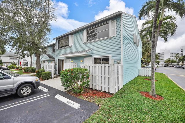2747 NE 15th Street 2747, Pompano Beach, FL 33062
