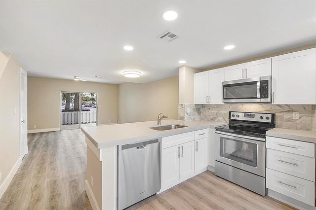 2747 NE 15th Street 2747, Pompano Beach, FL 33062