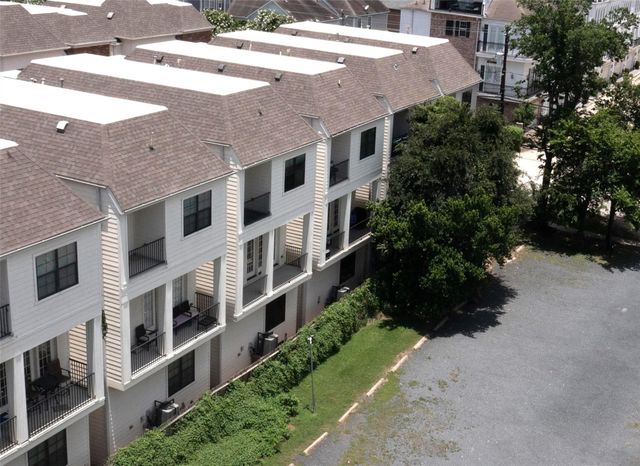 1402 W 26th Street C, Houston, TX 77008