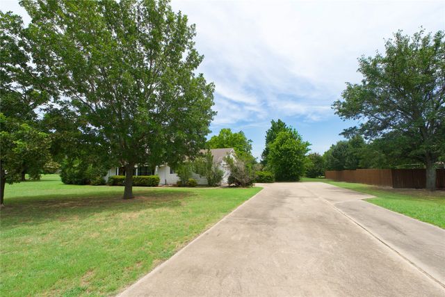 1196 County Road 260, Gainesville, TX 76240