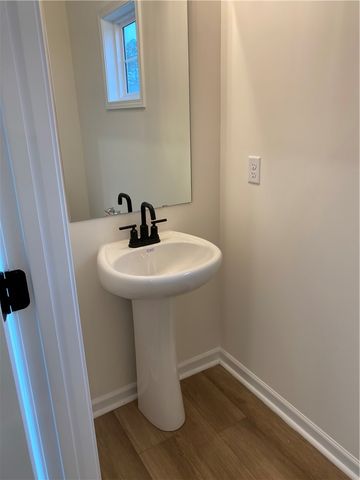 5 Halsey Street, Central, SC 29630