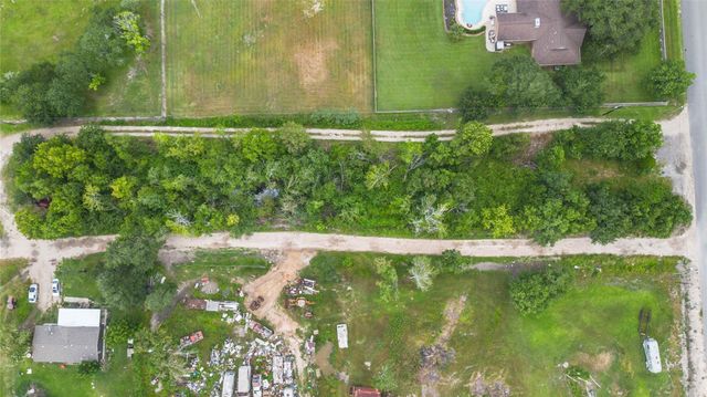 15601 Fir Road, Santa Fe, TX 77517