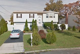 841 Prescott Place, West Babylon, NY 11704