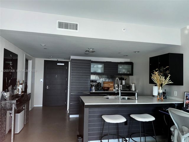 200 Biscayne Boulevar Way 3110, Miami, FL 33131