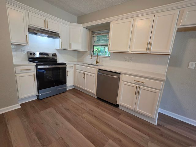 1504 Keaton St, Jacksonville, AR 72076