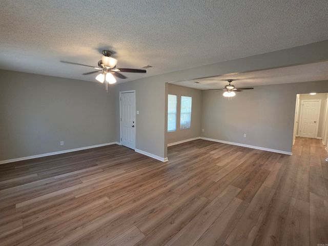 1504 Keaton St, Jacksonville, AR 72076