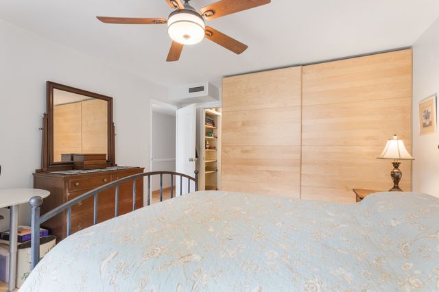 5901 N Sheridan Road 2K, Chicago, IL 60660