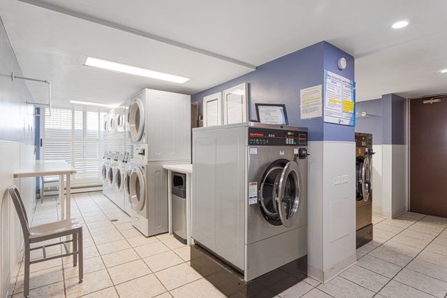 5901 N Sheridan Road 2K, Chicago, IL 60660