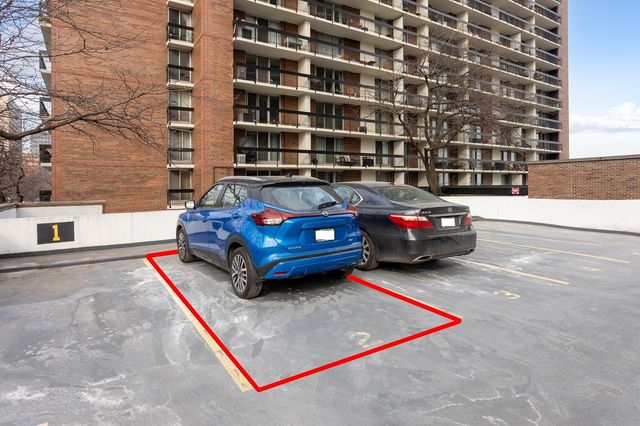 5901 N Sheridan Road 2K, Chicago, IL 60660