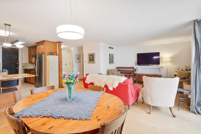 5901 N Sheridan Road 2K, Chicago, IL 60660