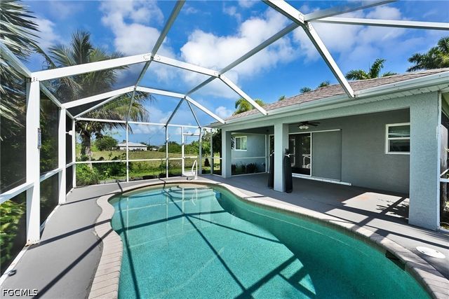 2000 NW 4th ST, Cape Coral, FL 33993
