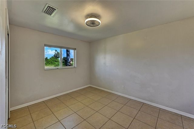 2000 NW 4th ST, Cape Coral, FL 33993