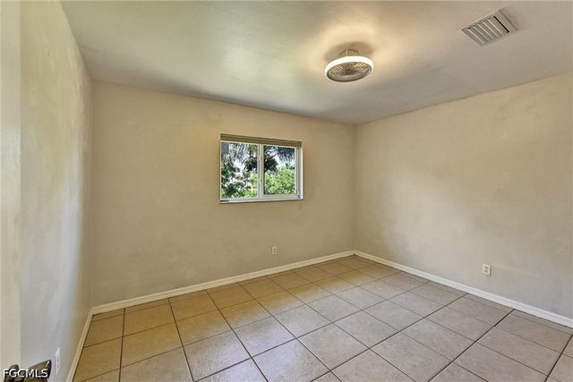 2000 NW 4th ST, Cape Coral, FL 33993