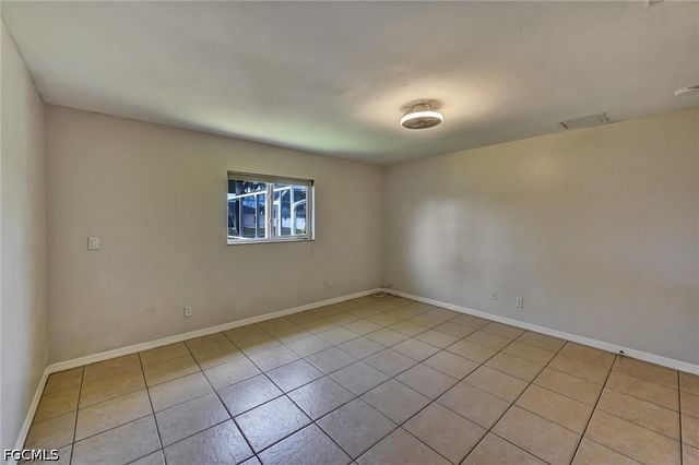 2000 NW 4th ST, Cape Coral, FL 33993