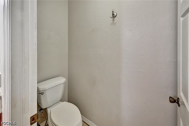 2000 NW 4th ST, Cape Coral, FL 33993