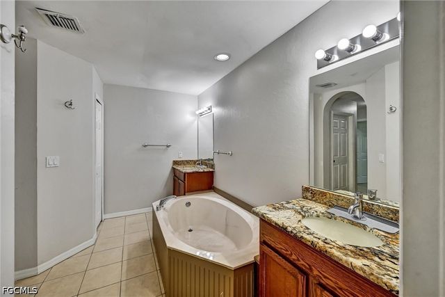 2000 NW 4th ST, Cape Coral, FL 33993