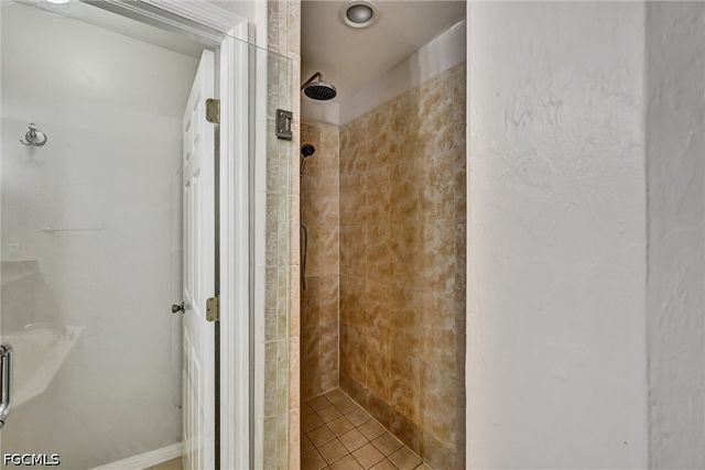 2000 NW 4th ST, Cape Coral, FL 33993